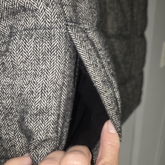 Old Navy Women's Charcoal Quilted Vest - Picture 8 of 8